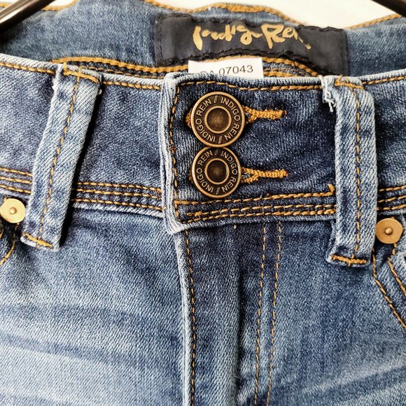 Indigo Rein ripped knees. Skinny - Picture 3 of 6